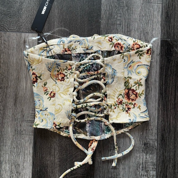 Flower corset - Picture 3 of 4